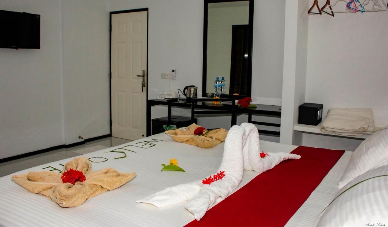 Crown Beach Villas -Private Beach Dhiffushi Exterior foto